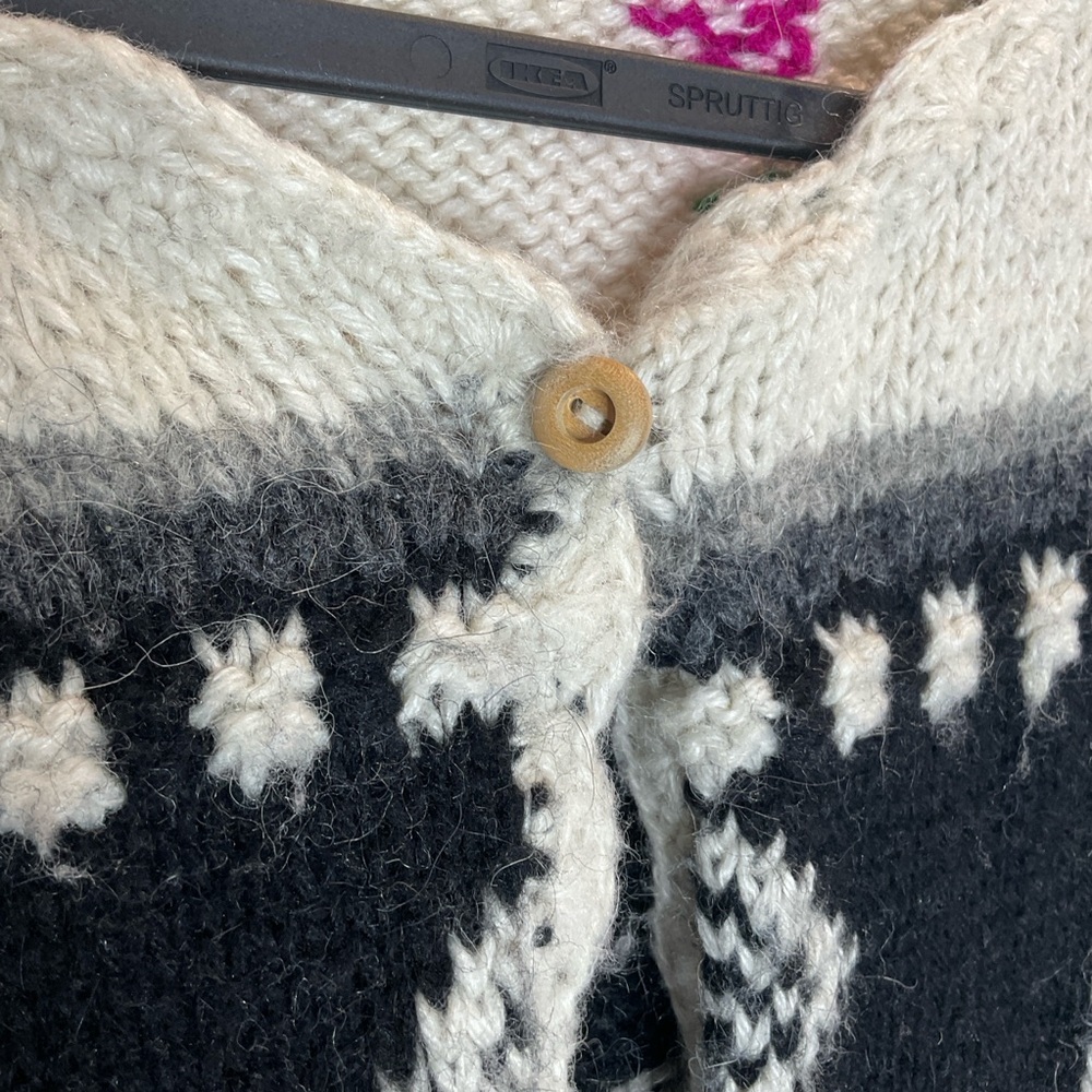 Hand knit pure wool folk style cardigan Peruvian Large Llama Butterfly - Picture 9 of 11